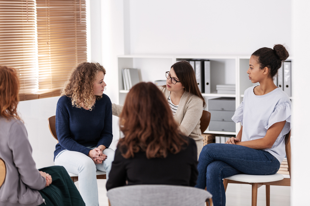 women-in-group-therapy